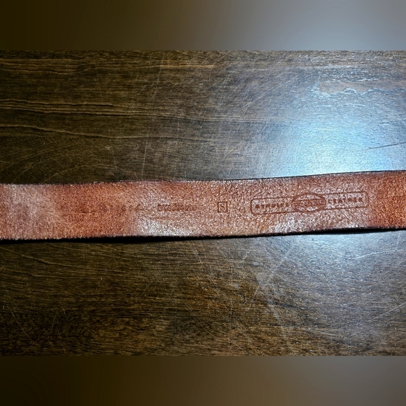 Fossil Genuine Leather Vintage belt with painted stainless buckle, embossed - Picture 6 of 8
